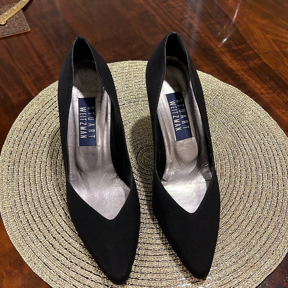 Steward Weitzman Classic Black Pump